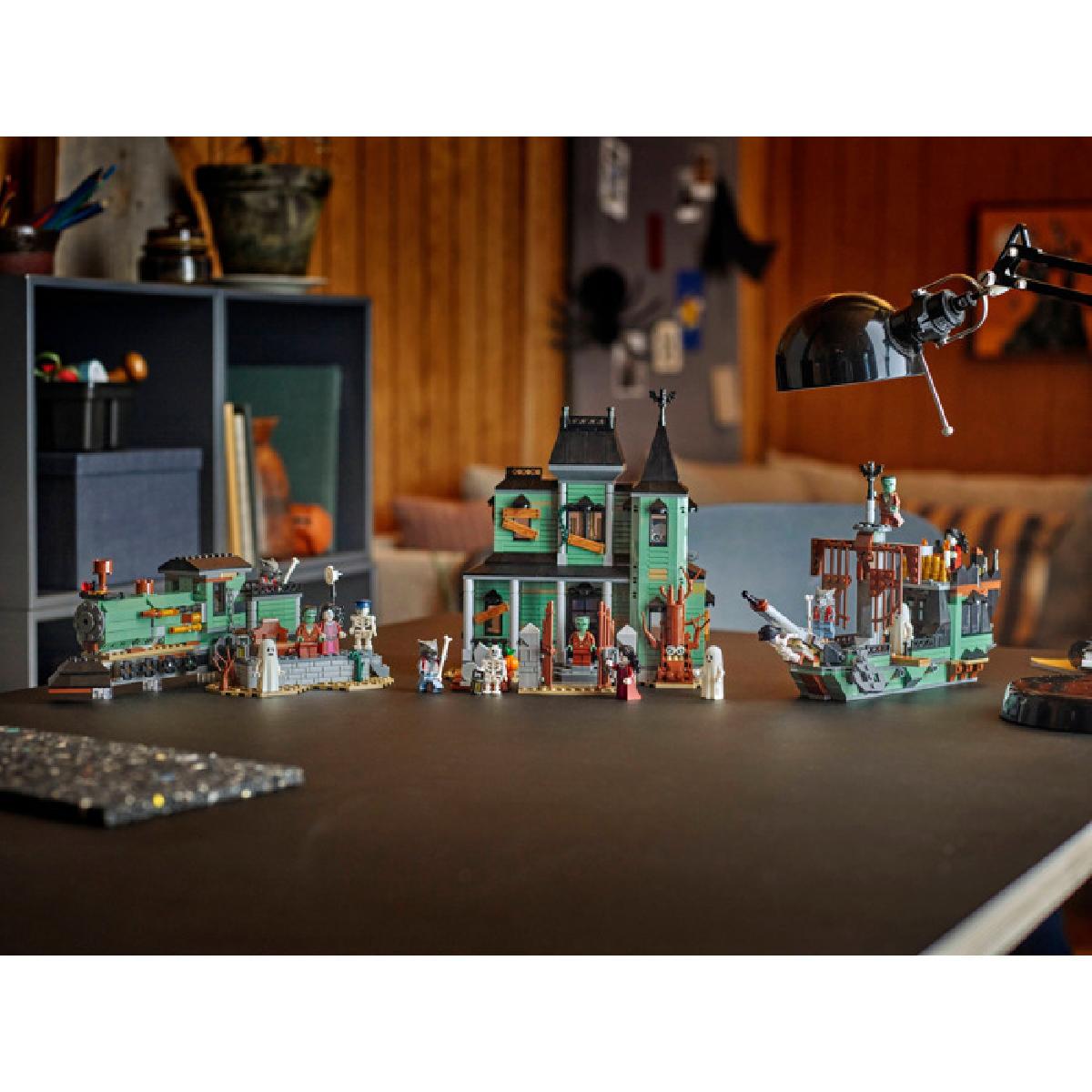 LEGO Creator 3in1 Haunted Mansion (31167)