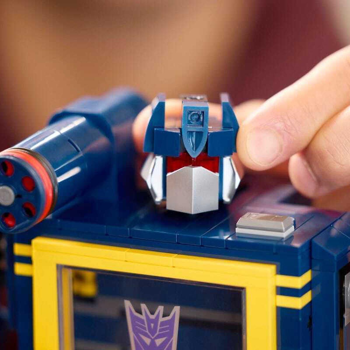 LEGO Icons Transformers Soundwave (10358)