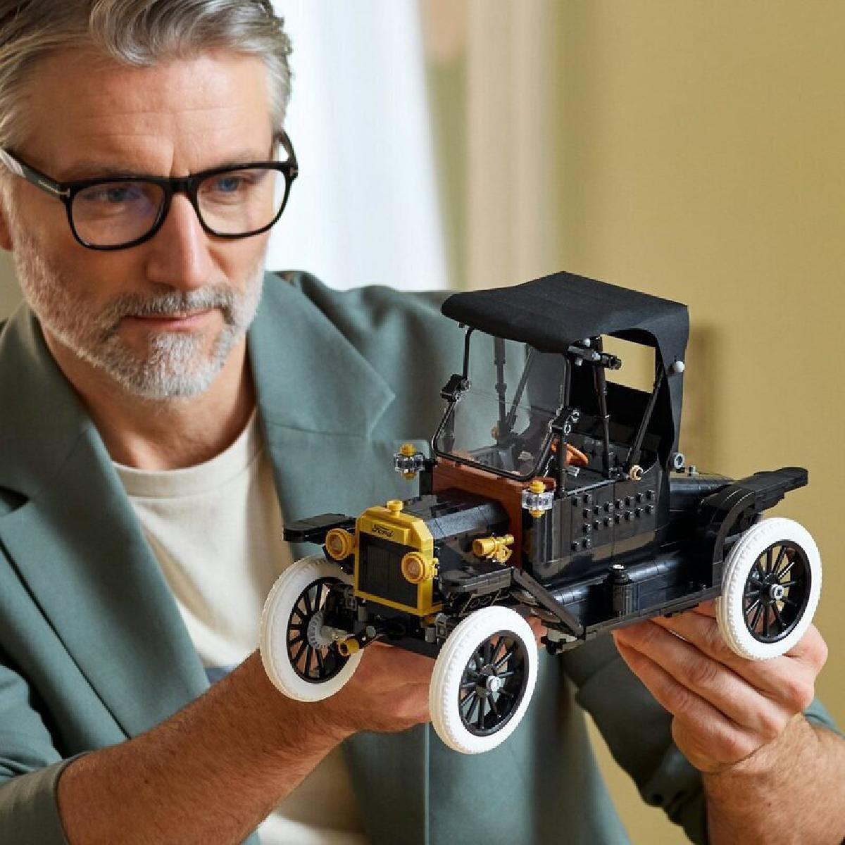 LEGO® Icons Ford Model T (11376)
