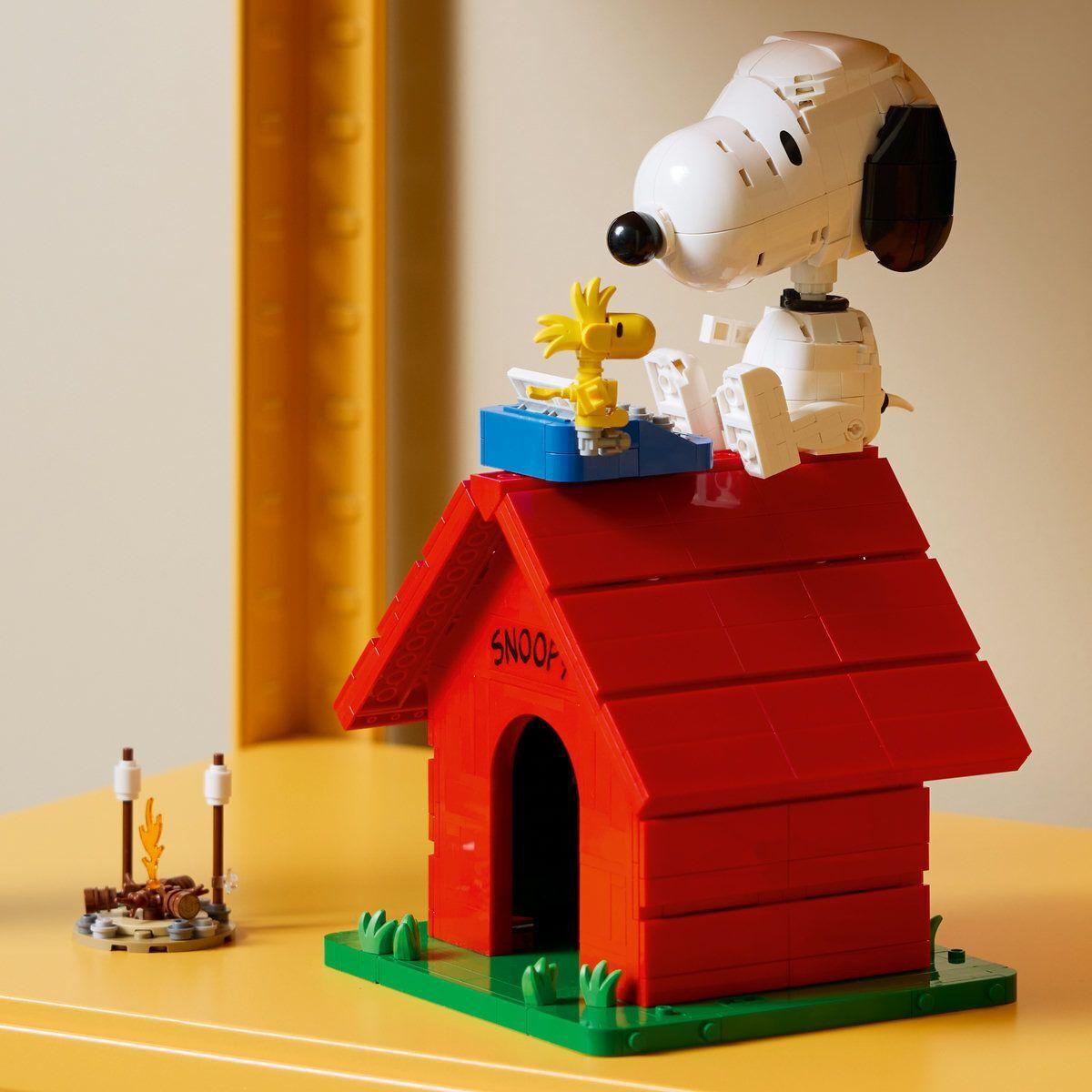 LEGO® Ideas Peanuts: Snoopy's Doghouse (21368)