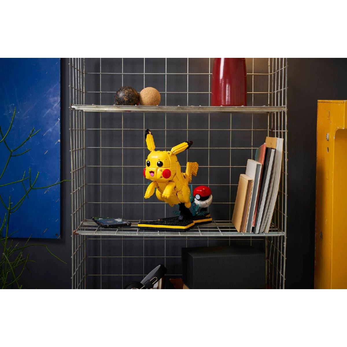 LEGO® Pokemon: Pikachu & Poke Ball (72152)