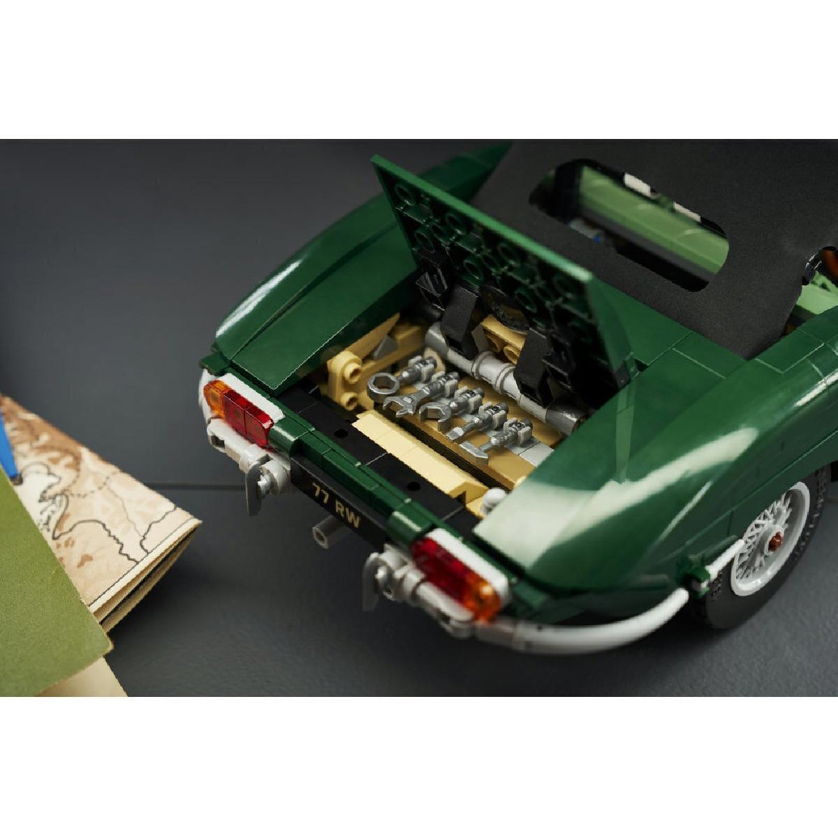 LEGO® Icons Jaguar E-Type (11381)